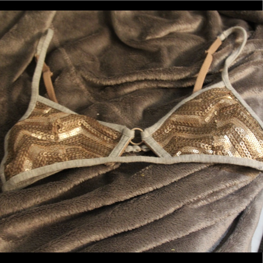 Trendy and cute bralete